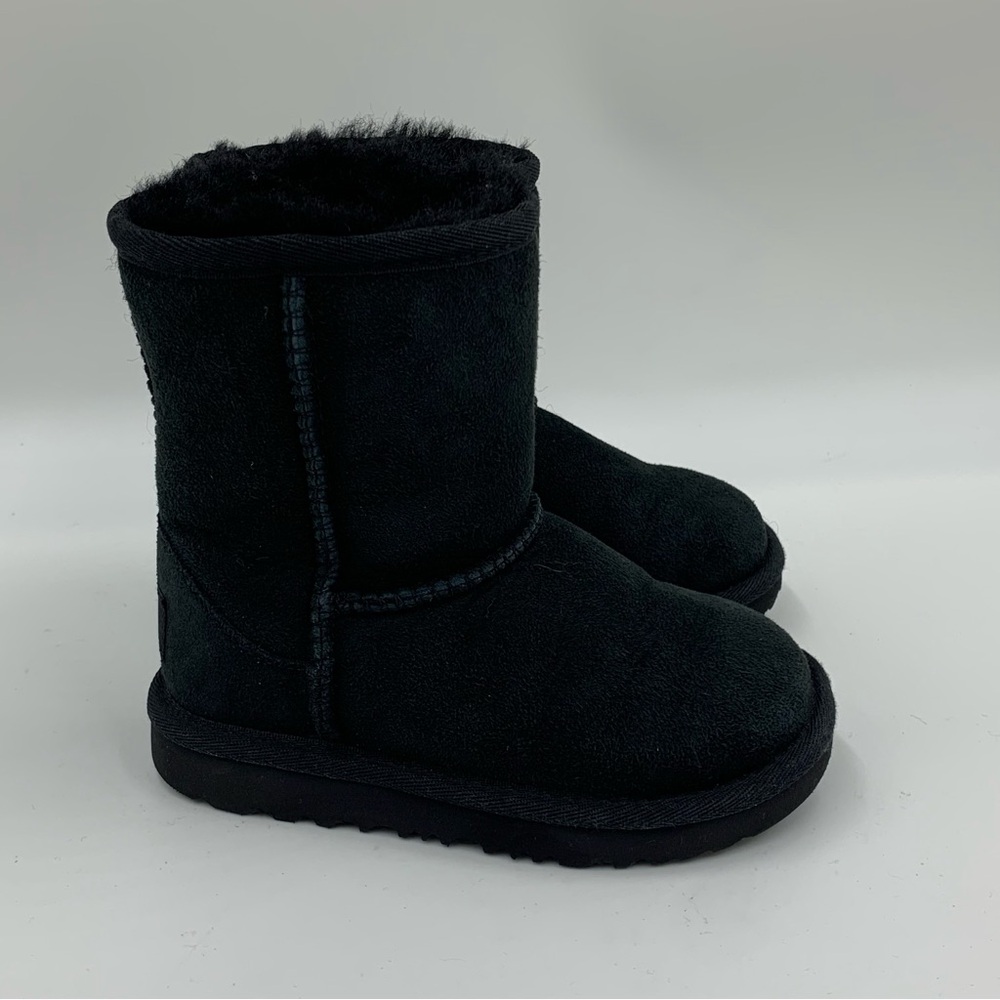 UGG Classic short II